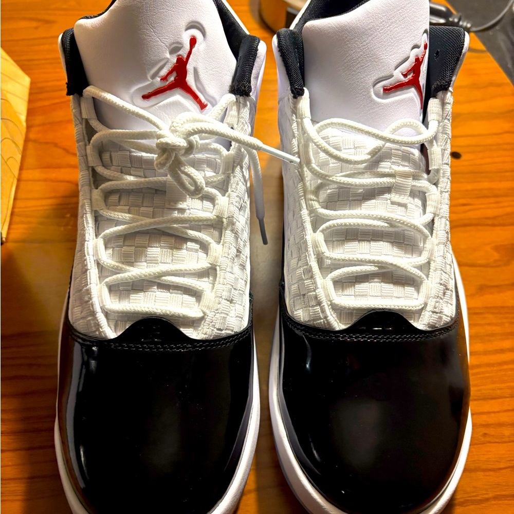 JORDAN 2 BRAND NEW SZ 11
